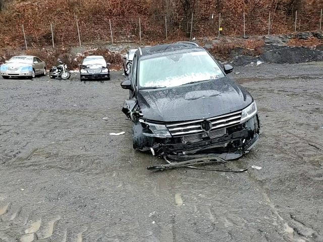 2021 Volkswagen Tiguan - Image 12