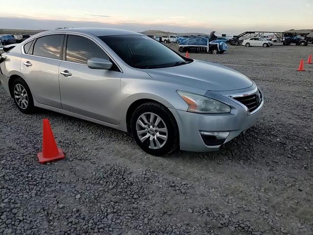 2015 Nissan Altima - Image 11