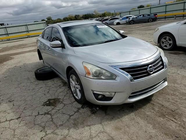2015 Nissan Altima - Image 11