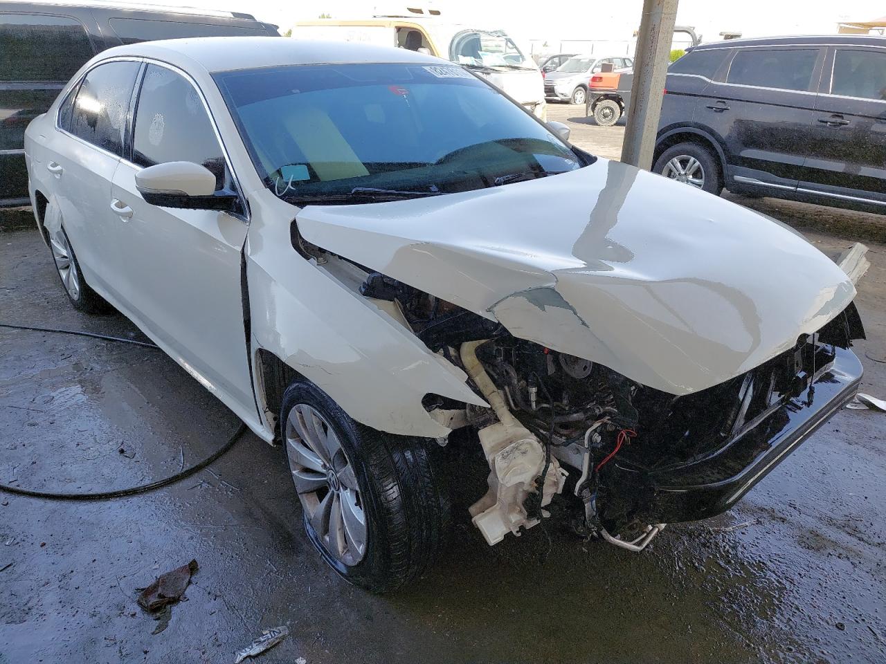 2015 VOLKSWAGEN PASSAT
