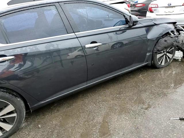 2019 Nissan Altima - Image 13