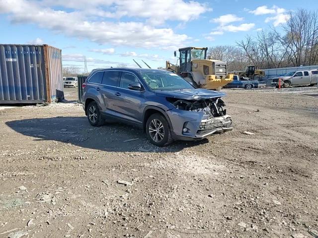 2017 Toyota Highlander Le VIN: 5TDBZRFH8HS368323 Lot: 79844774