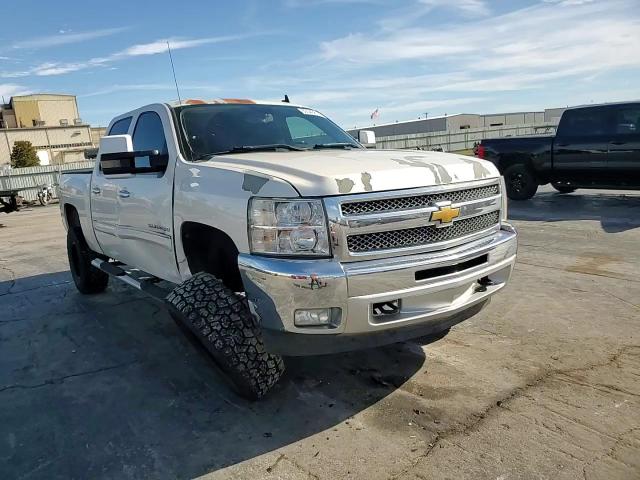 2012 Chevrolet Silverado - Image 11