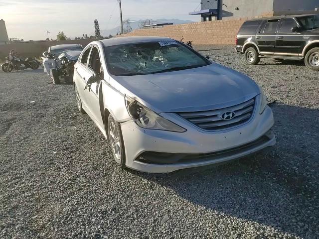 2014 Hyundai Sonata - Image 11