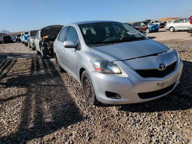 2012 Toyota Yaris - Image 13