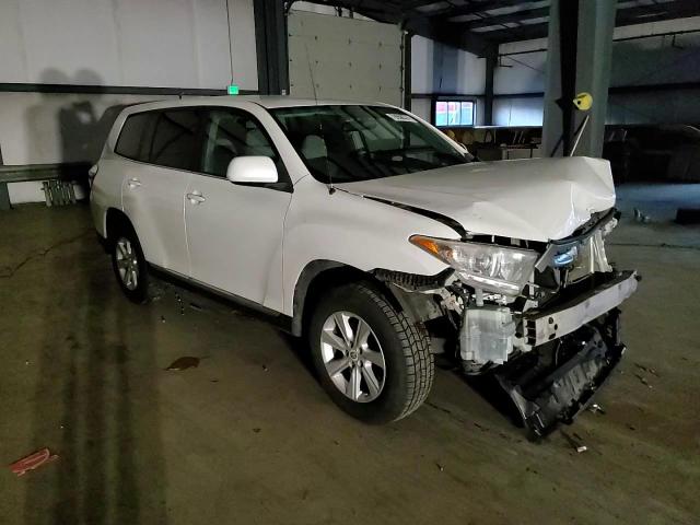 2011 Toyota Highlander Base VIN: 5TDBK3EH1BS078855 Lot: 78958374