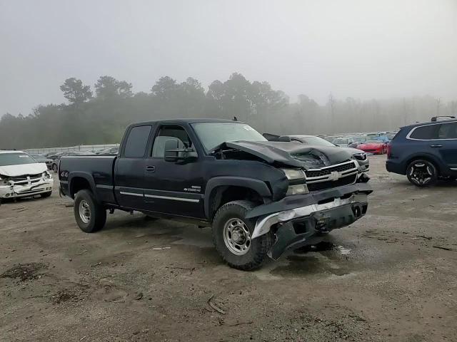2007 Chevrolet Silverado - Image 11