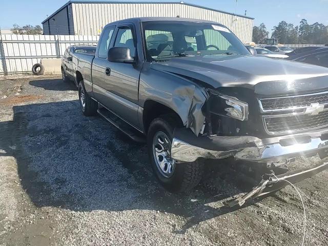 2006 Chevrolet Silverado - Image 10