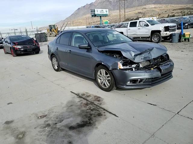 2018 Volkswagen Jetta - Image 11