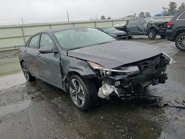 2023 Hyundai Elantra - Image 11