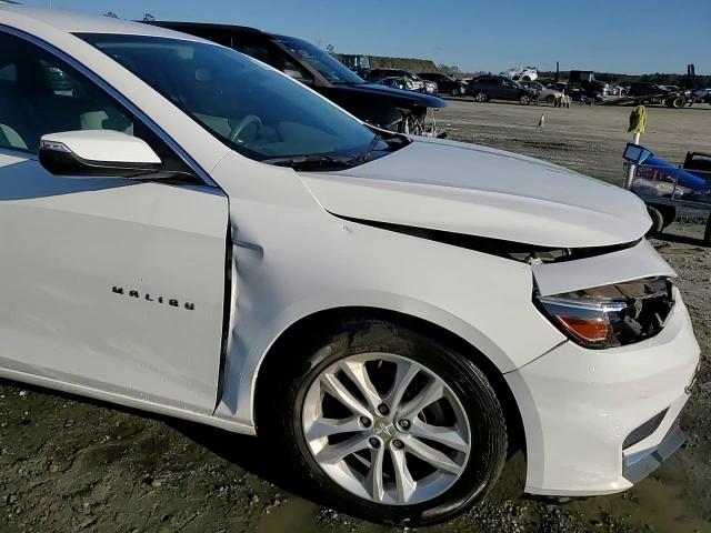 2018 Chevrolet Malibu - Image 13