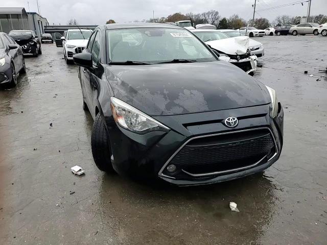 2020 Toyota Yaris Le VIN: 3MYDLBJV1LY706288 Lot: 81545664