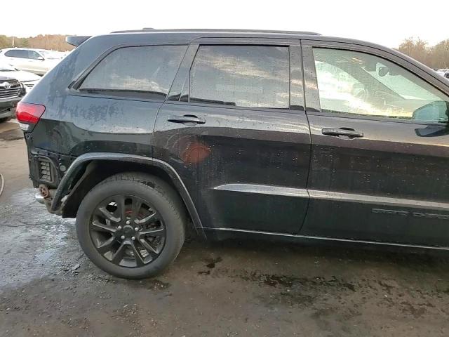 2017 Jeep Grand Cherokee - Image 13