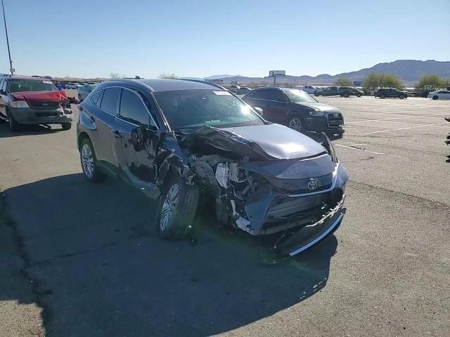 2021 Toyota Venza - Image 12