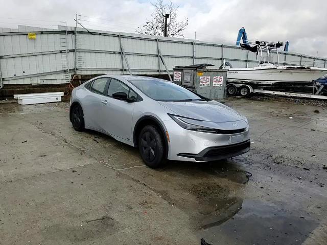 2024 Toyota Prius - Image 11