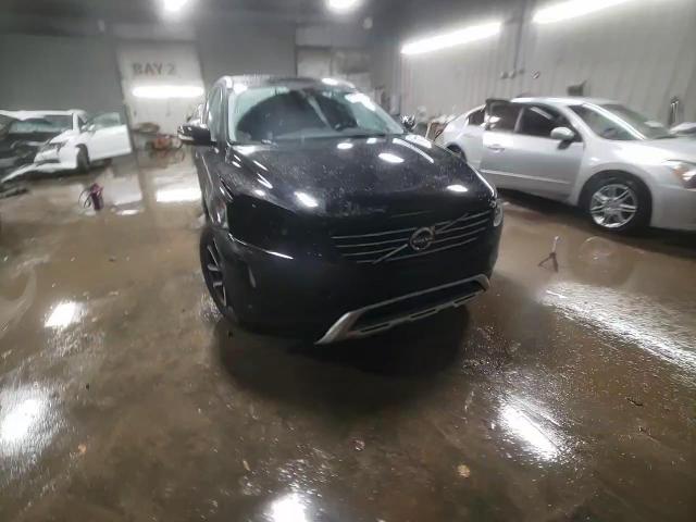 2017 Volvo XC60 - Image 14