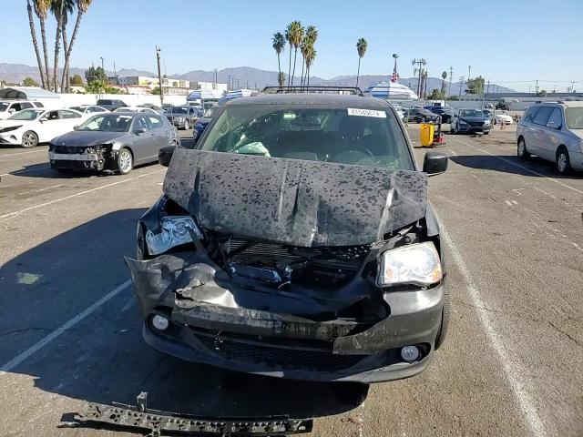 2017 Dodge Caravan - Image 12