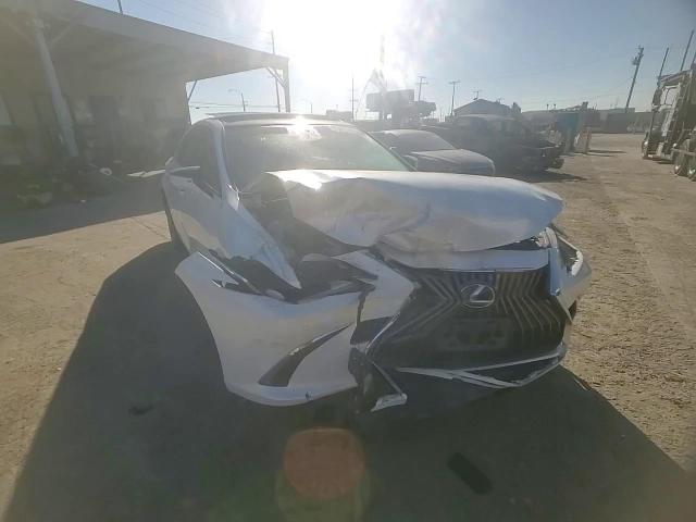 2019 Lexus ES - Image 11