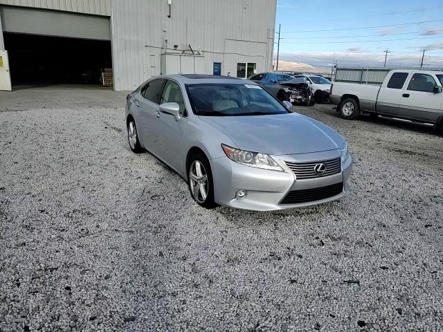 2014 Lexus ES - Image 11