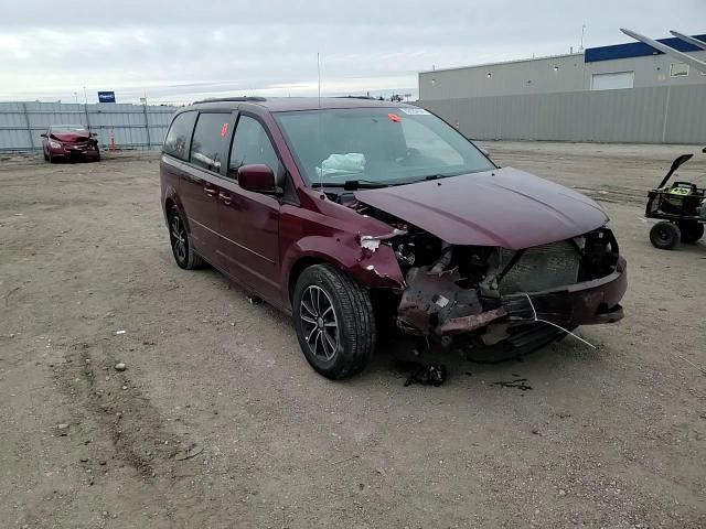 2017 Dodge Caravan - Image 12
