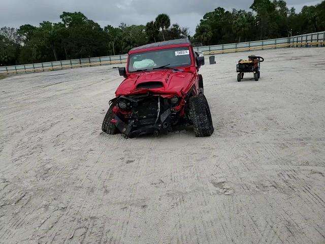 2019 Jeep Wrangler - Image 12