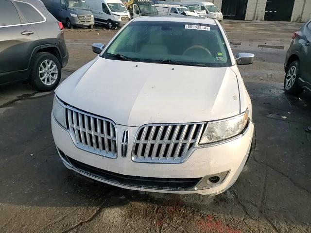 2010 Lincoln MKZ - Image 11