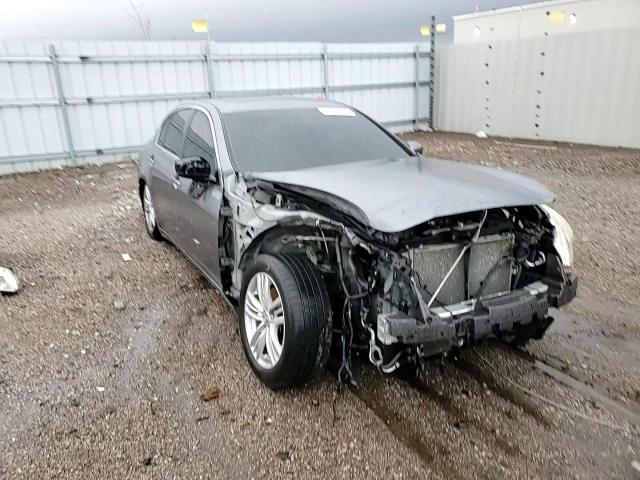 2015 Infiniti Q40 - Image 11