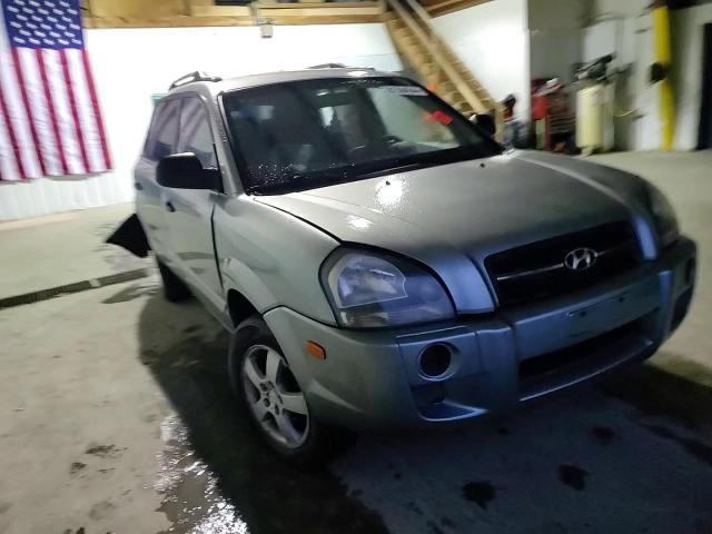 2005 Hyundai Tucson - Image 12
