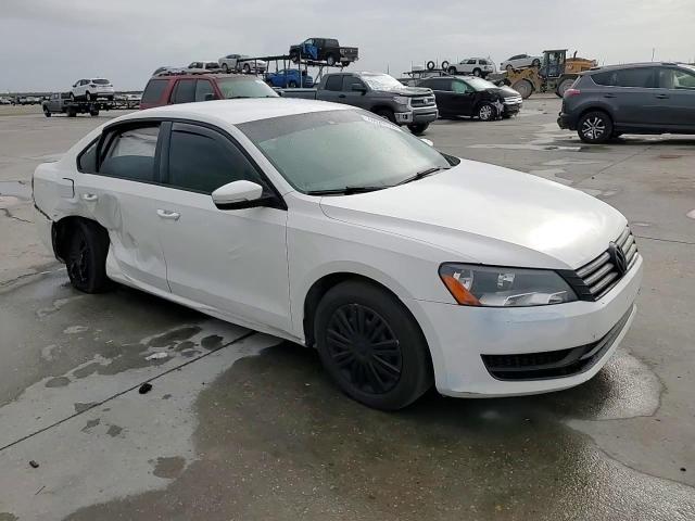 2015 Volkswagen Passat - Image 10