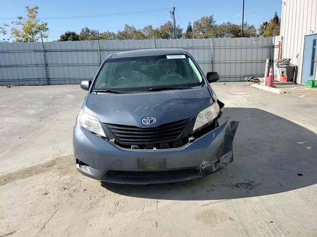 2014 Toyota Sienna - Image 11