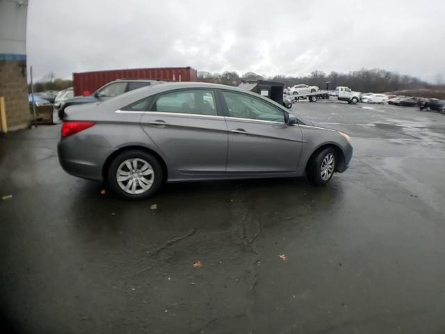 2013 Hyundai Sonata - Image 13