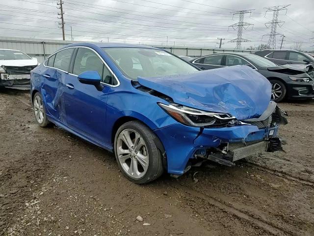 2017 Chevrolet Cruze - Image 10