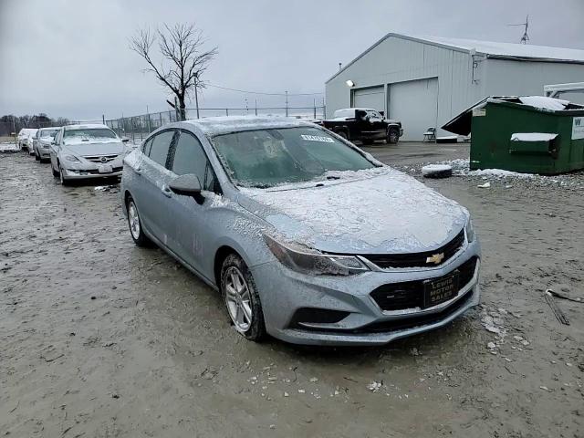 2018 Chevrolet Cruze - Image 10