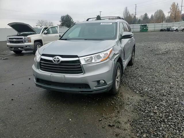 2015 Toyota Highlander - Image 12