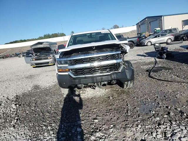 2018 Chevrolet Silverado - Image 13
