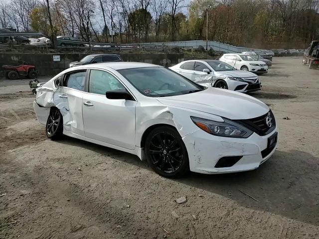 2018 Nissan Altima - Image 10
