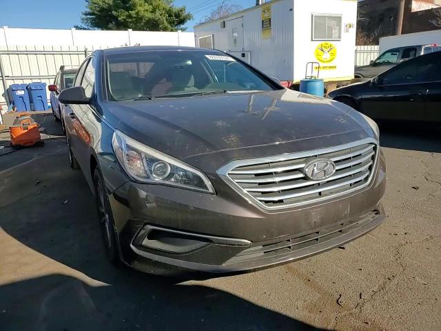2016 Hyundai Sonata - Image 13