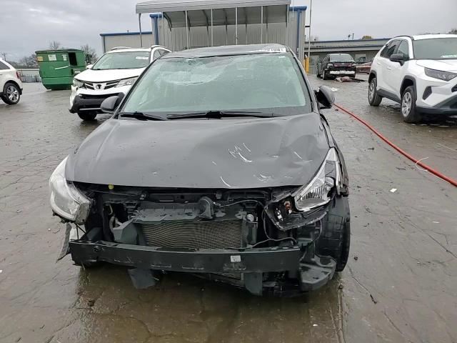 2022 Kia Rio - Image 13