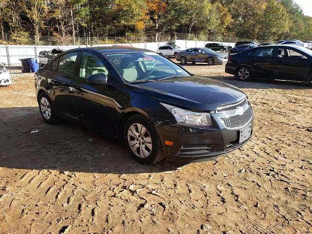 2014 Chevrolet Cruze - Image 10