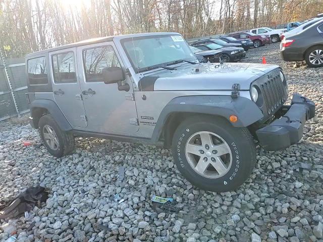 2013 Jeep Wrangler - Image 11