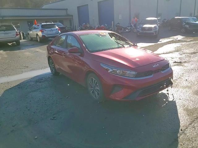 2022 Kia Forte - Image 13