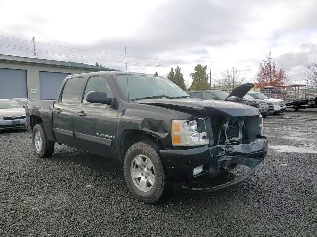 2007 Chevrolet Silverado - Image 10
