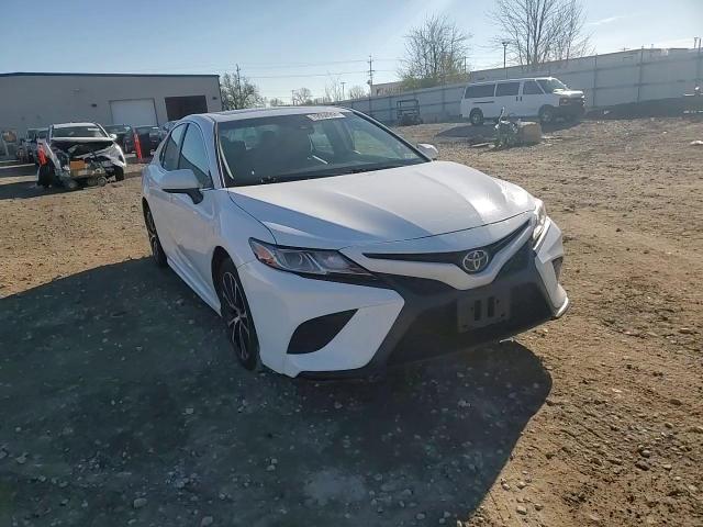 2018 Toyota Camry L VIN: 4T1B11HK0JU030445 Lot: 79958994