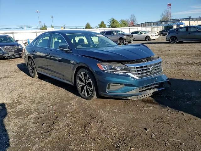 2021 Volkswagen Passat - Image 10