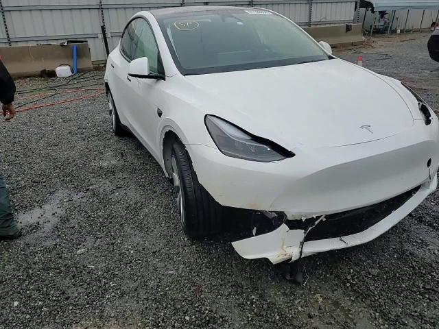 2024 Tesla Model Y VIN: 7SAYGDEDXRF088607 Lot: 81120634