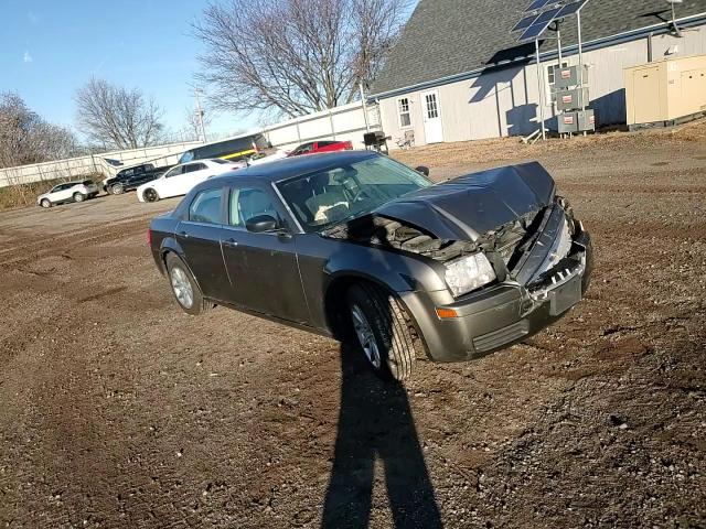 2008 Chrysler 300 Lx VIN: 2C3KA43R08H176369 Lot: 80220644