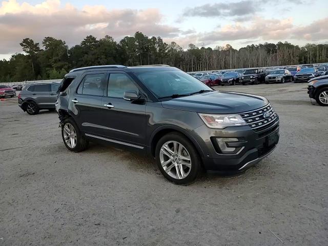 2017 Ford Explorer - Image 11