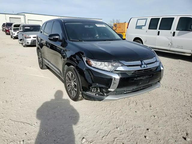 2016 Mitsubishi Outlander - Image 12