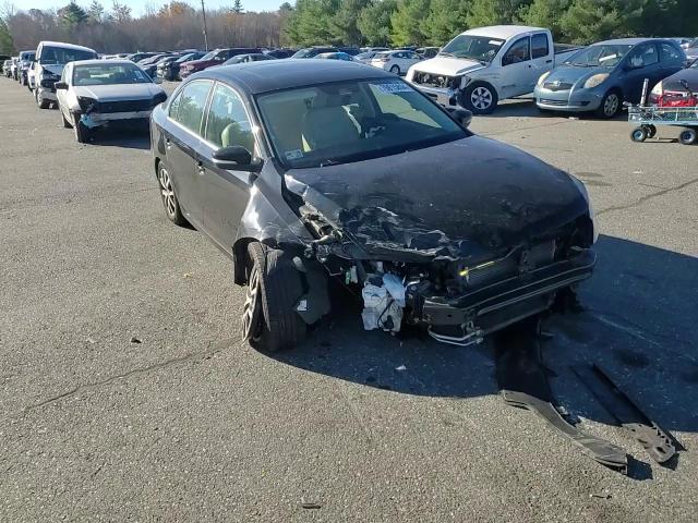 2017 Volkswagen Jetta - Image 10