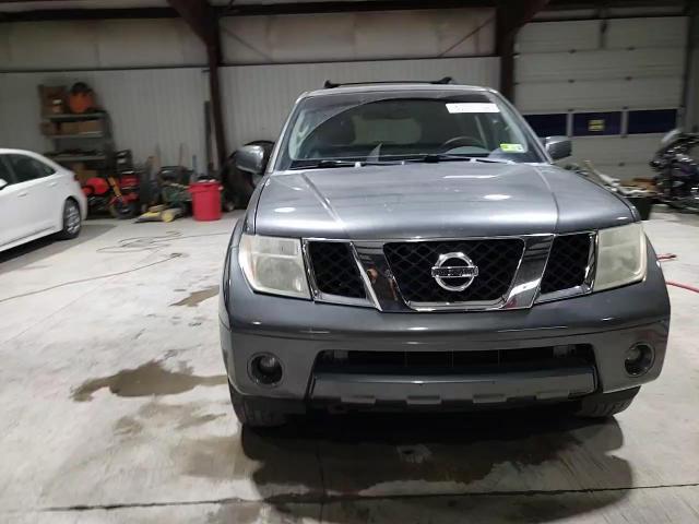 2005 Nissan Pathfinder Le VIN: 5N1AR18W75C746956 Lot: 80007794